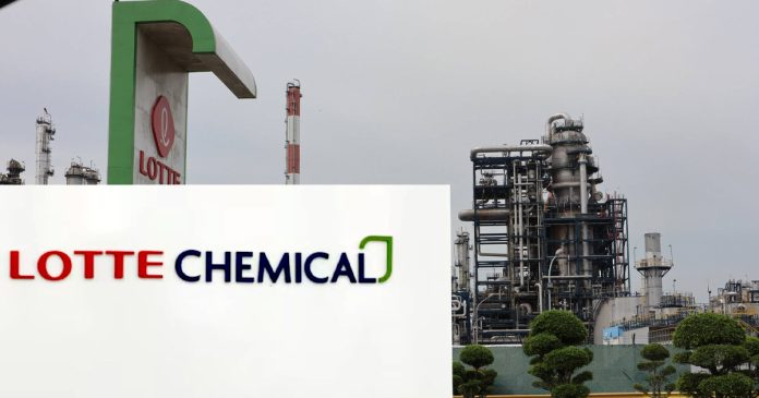 Lotte Chemical Sells 75% Stake in Pakistan Unit Amid Restructuring Push