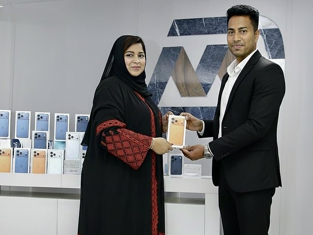 UAE Businessman Gifts iPhone 17 Pro Max to Employees, Redefining Workplace Inspiration