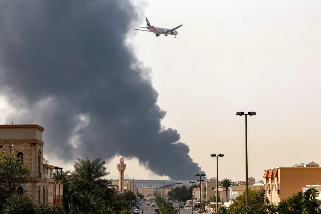 Emirates Halts All Dubai Flights After Fuel Tank Fire Near Airport
