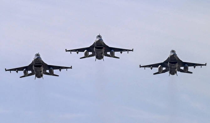 Pakistan Deploys Fighter Jets to Saudi Arabia Under Defence Pact