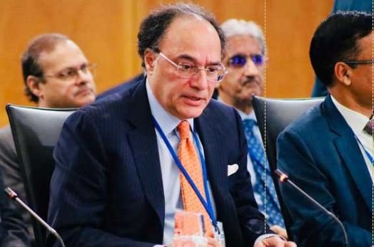 Pakistan Nears IMF Tranche Approval, Aurangzeb Confirms Progress