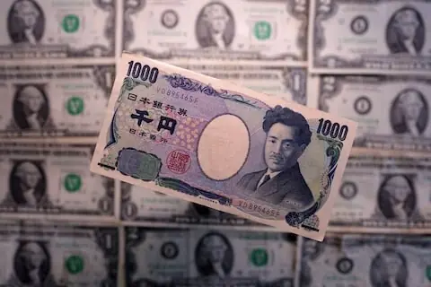 Yen Slumps to 39-Year Low at 162 Against Dollar as US Rate Concerns Persist