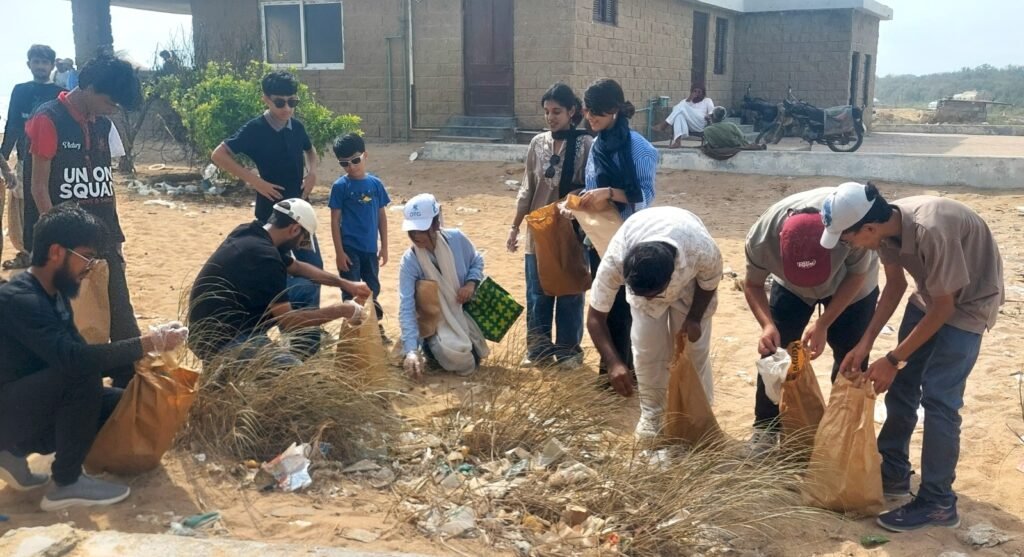 Zong Partners With WWF Pakistan For Plastic Free July Coastal Clean-Up At Hawksbay