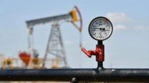 Oil Prices Fall as US Prepares New Sanctions on Iran