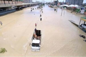 Karachi Despite Generating 67% Revenue, Suffers From Crumbling Infrastructure, Water Shortages, Rampant Street Crime, KCCI