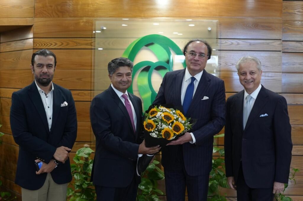 Finance Minister Meets NBP Chairman & President, Discusses Banking Sector Priorities